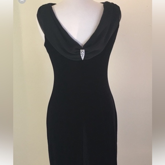 ROBBIE BEE , Elegant Black Evening Gown - Picture 5 of 7